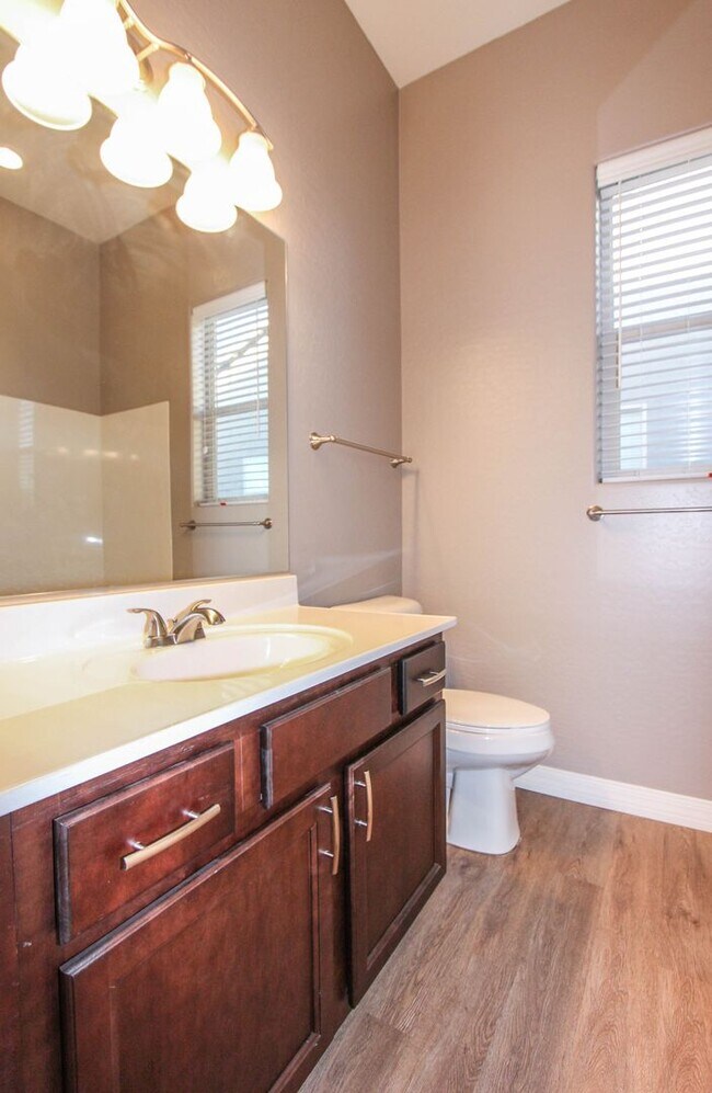 Building Photo - Three Bedroom Granville Home