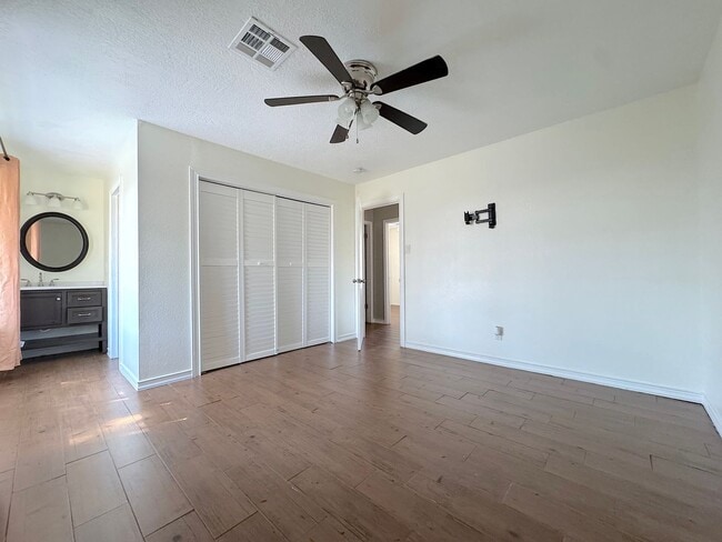 Building Photo - West El Paso 3 bed refrig A/C Home