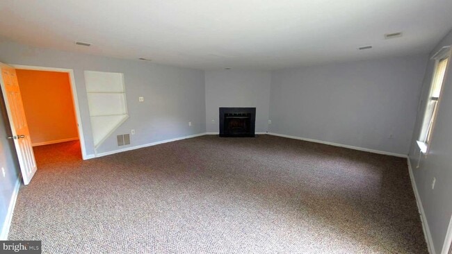Building Photo - 5612 Sutherland Ct