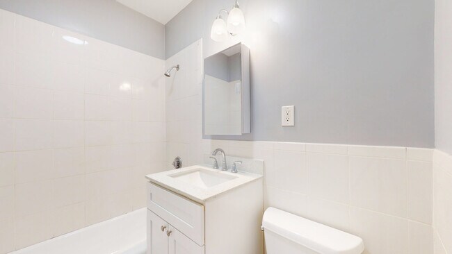 Building Photo - 525 Highland Ave