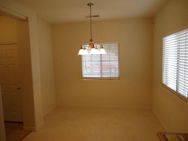 Building Photo - 18641 W Mission Ln