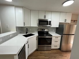 Building Photo - 165 S Clarkson St