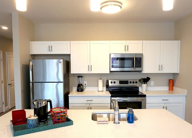 Building Photo - 140 Pearl St