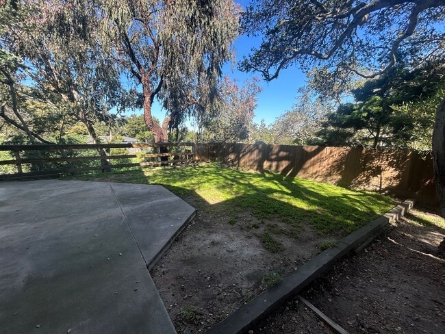 Building Photo - 142 Pine Canyon Rd