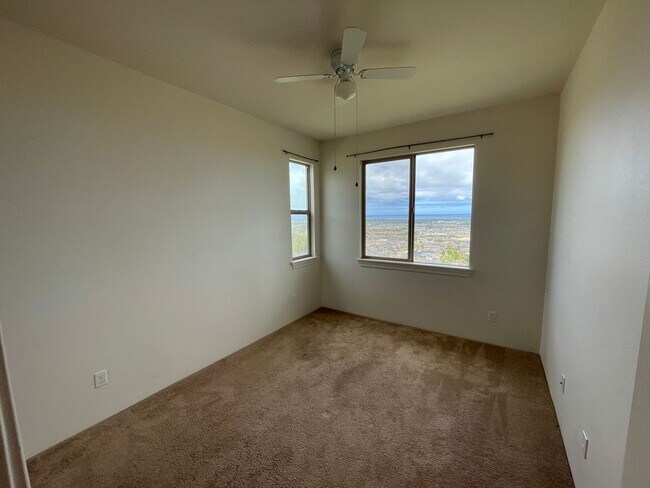 Building Photo - Kahiwelo at Makakilo 3 bedroom home for rent