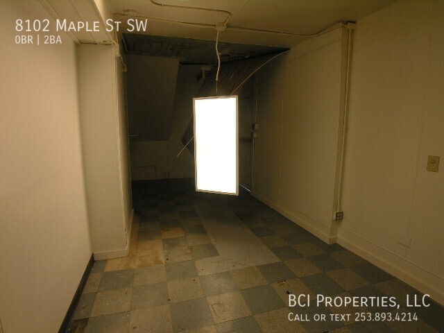 Building Photo - 8102 Maple St SW