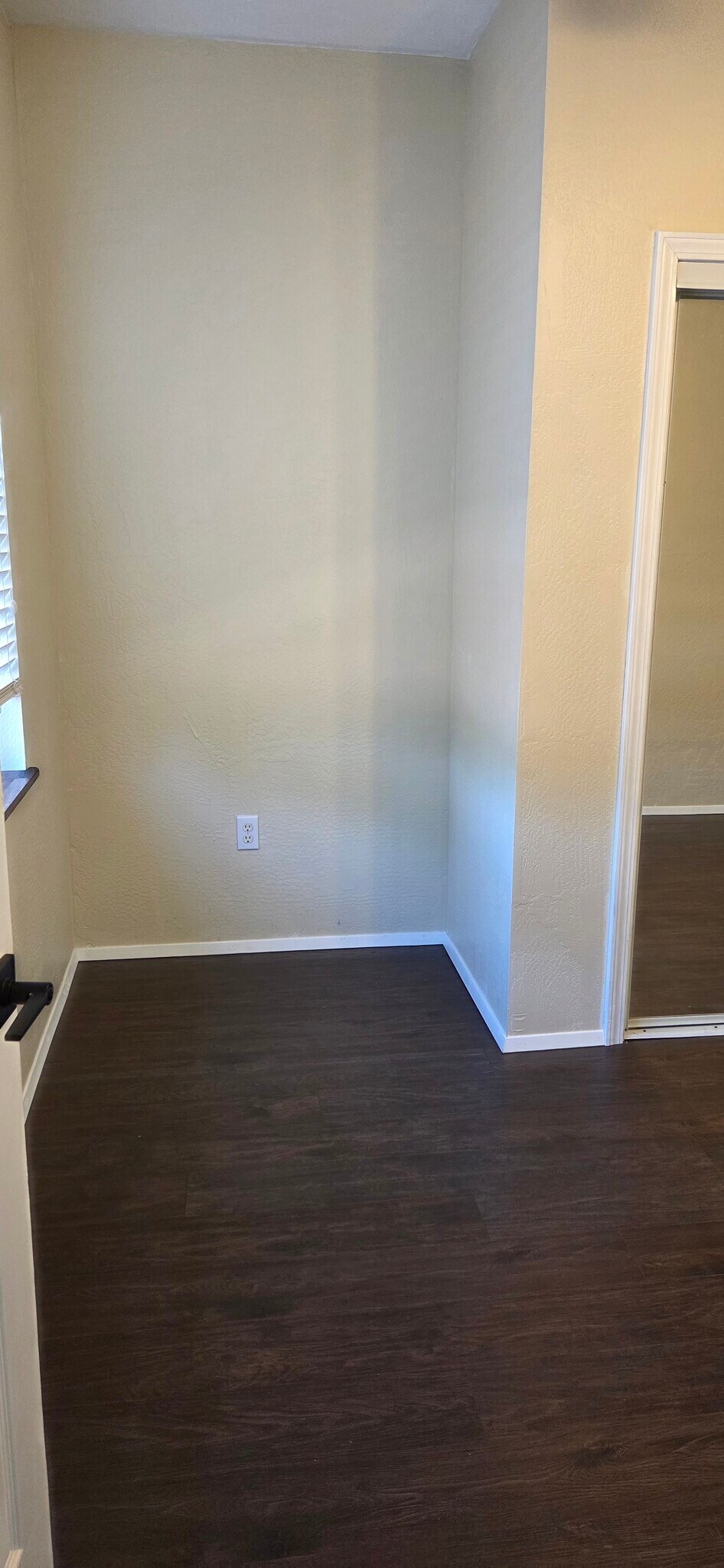 Bedroom - 301 Walnut Ln
