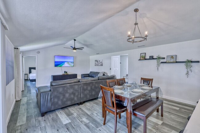 Primary Photo - 6709 35th Ave W