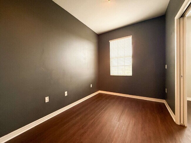 Building Photo - 10144 Arbor Run Dr