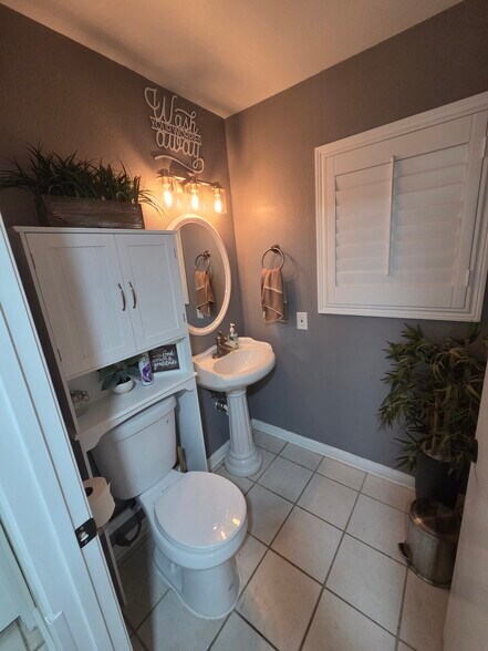 Building Photo - 22 Ridge Crest Cir