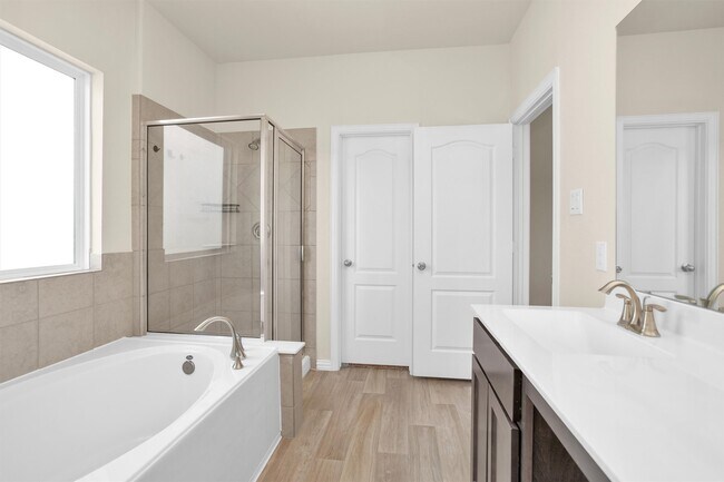 Building Photo - 223 Shoreview Dr