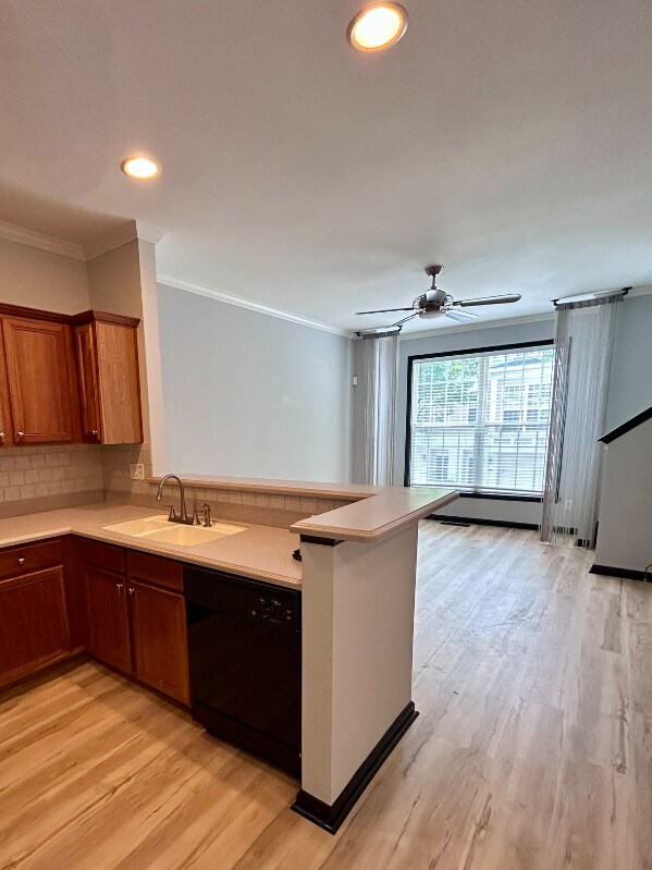 Building Photo - 1178 Village Ct SE