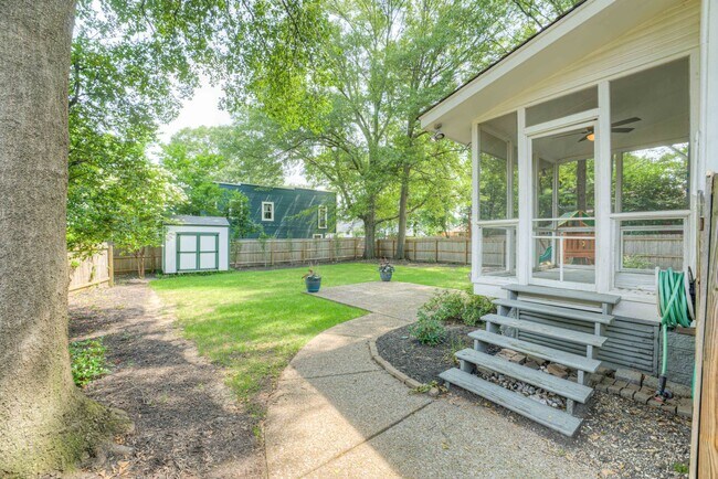 Building Photo - JULY MOVE IN SPECIAL - 1/2 OFF FIRST MONTH...
