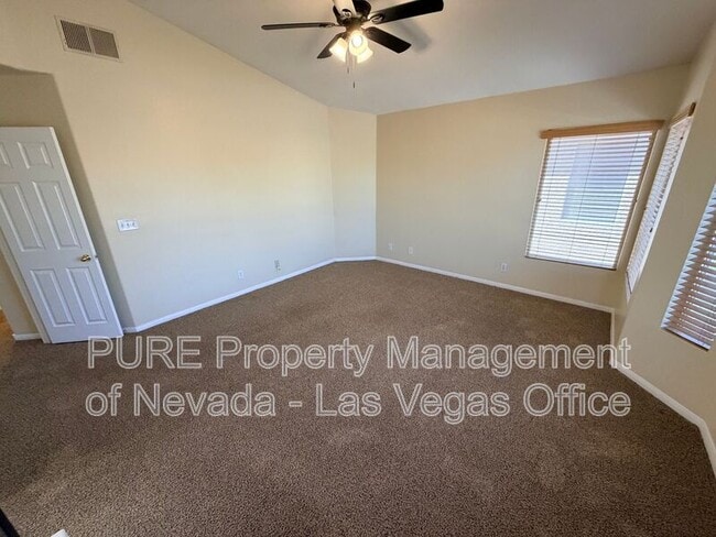 Building Photo - 266 Bluefield Ln