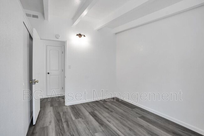 Building Photo - 1588 Ridgecrest Rd