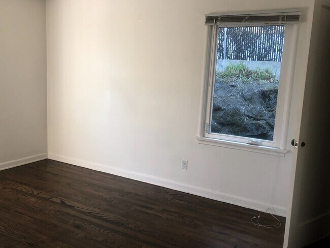 Building Photo - FAIRYTALE OF 1819 LLC QUEEN ANNE