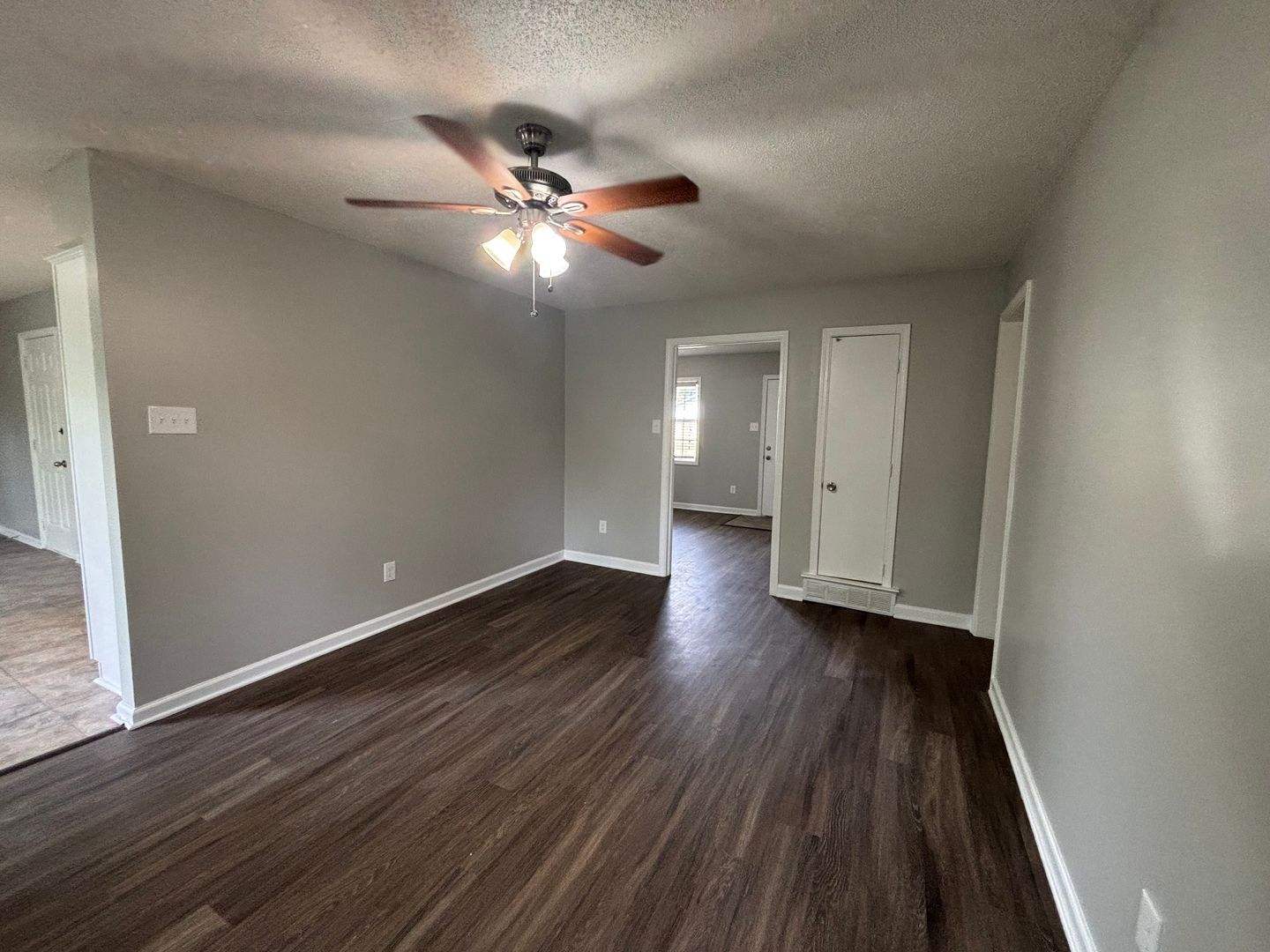Building Photo - 3989 Battlefield Dr