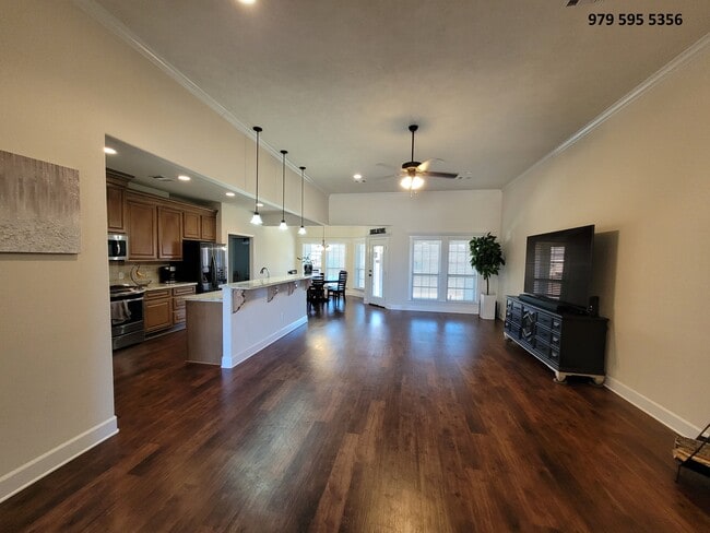 Building Photo - 1204 Robinsville Ct