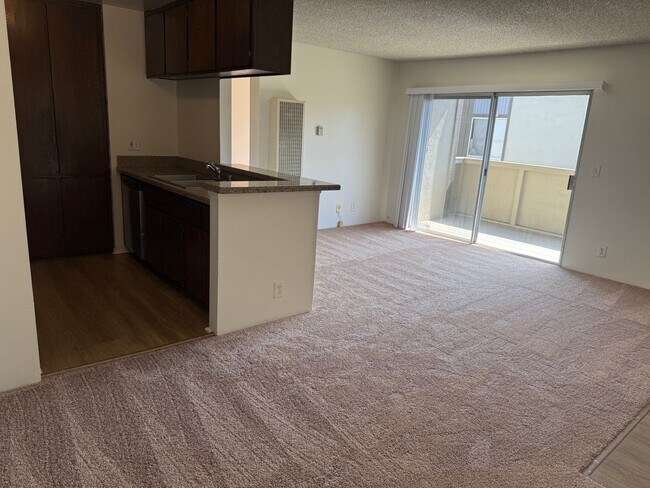 Building Photo - Condo in Mariner's Park - Torrance