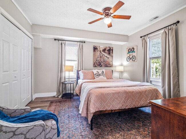 Building Photo - 971 Hayes Ave