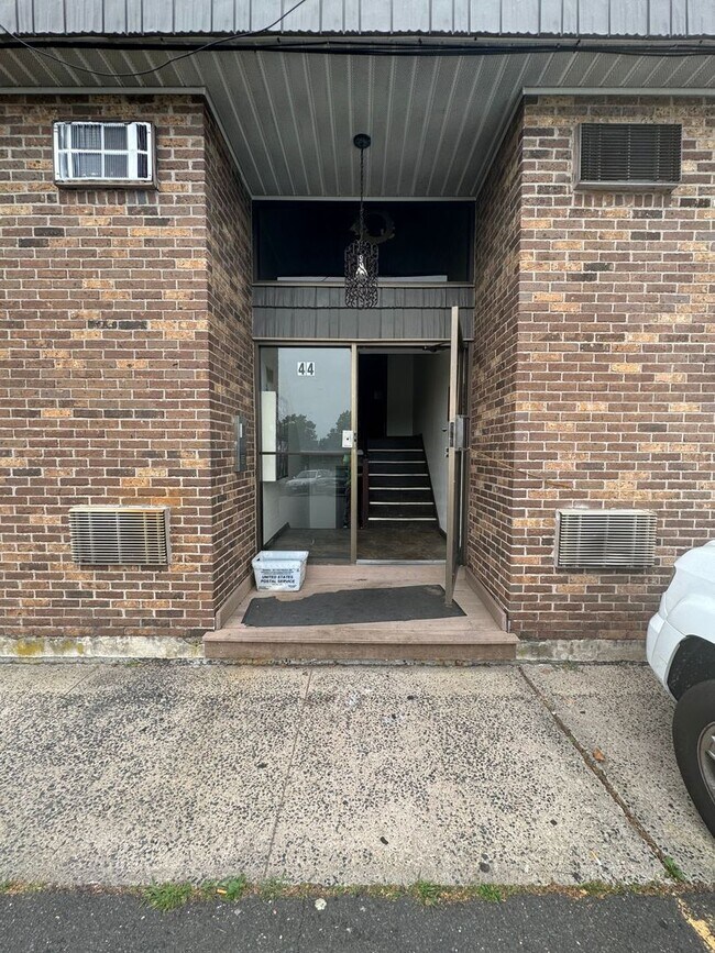 Building Photo - 44-46 Capitol Avenue