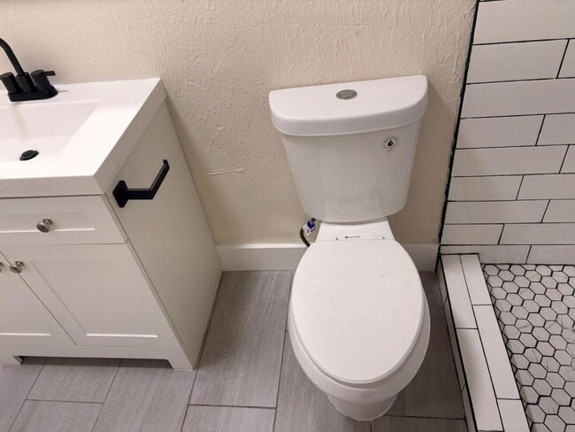 Building Photo - 1215 Alabama Ave