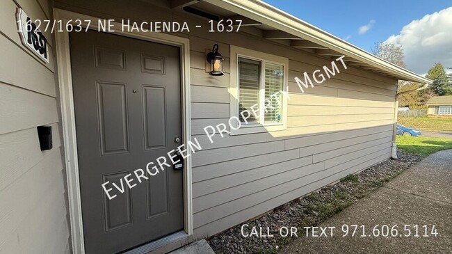 Building Photo - Modern 2BD/1.5BA Home with Fireplace, Deck...