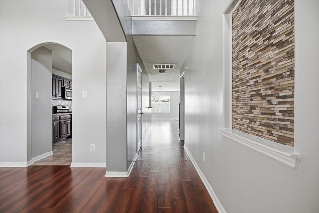 Building Photo - 2605 Los Alamos Cir