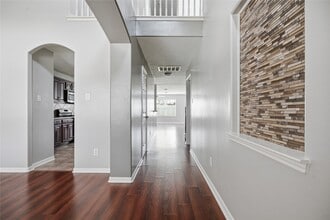 Building Photo - 2605 Los Alamos Cir