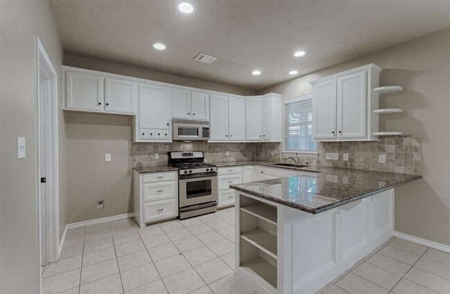 Building Photo - 14918 Pollux Dr