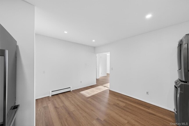 Building Photo - 12 Scotchtown Ave