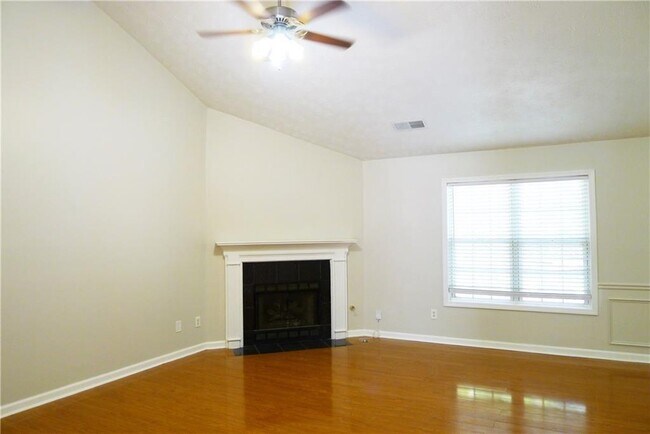 Building Photo - 327 Lee Miller Dr