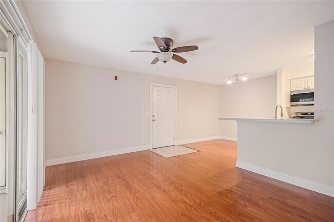 Building Photo - 1229 Bermuda Lakes Ln