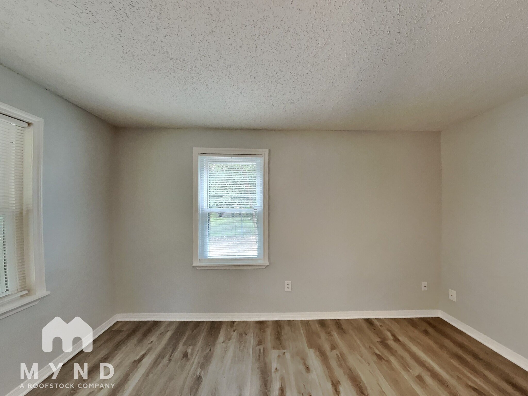 Building Photo - 5517 Thomas Ln