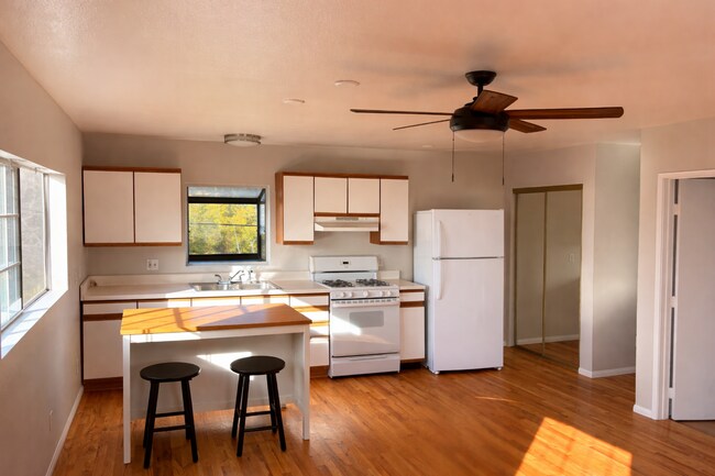 Building Photo - 3720 Louisiana St