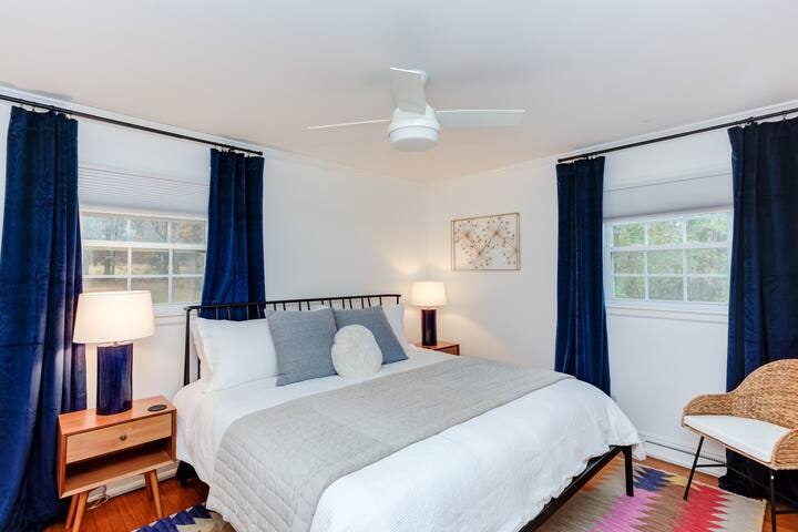 Building Photo - 107 S Wyrick St