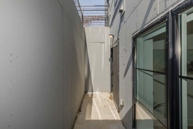 Building Photo - 2310 4th St NE