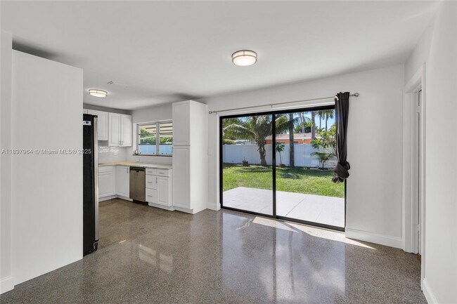 Building Photo - 2249 SW 34th Terrace