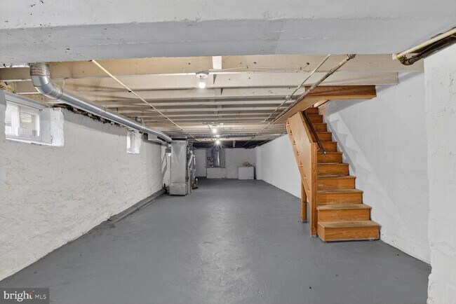 Building Photo - 3300 Dudley Ave