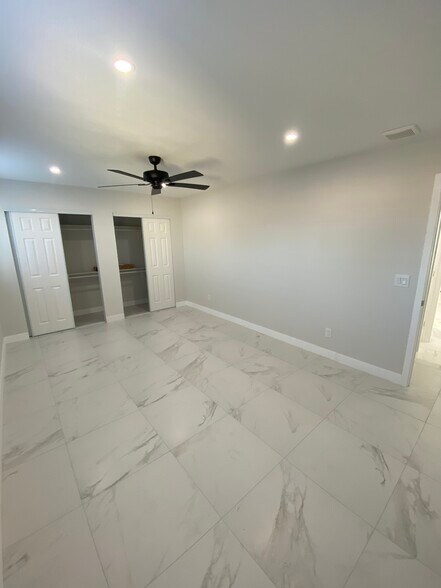 16x10 room. 1 ton mini split. - 697 S 5th St