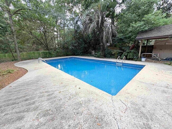 Building Photo - 1840 Devra Dr