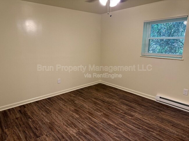 Building Photo - 5820 Sanford Rd