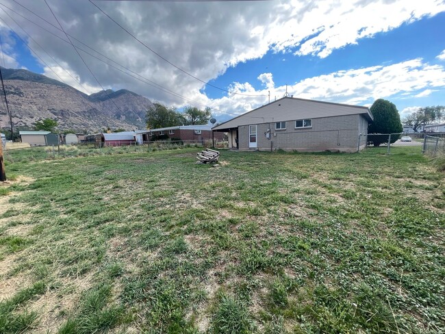 Building Photo - Great 3 Bed/1 Bath in Ogden