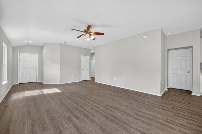 Building Photo - 15171 Willow Tree Ln