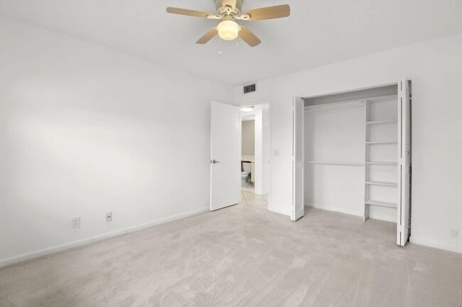 Building Photo - 124 Preston Way