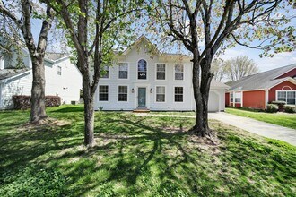 Building Photo - Wonderful Three Bed Two and a Half Bath Ho...