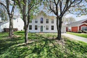 Building Photo - Wonderful Three Bed Two and a Half Bath Ho...