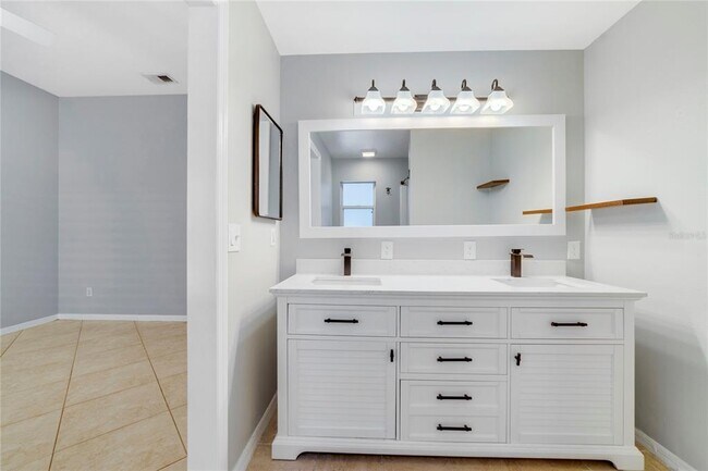 Building Photo - 14048 St Leo Ct