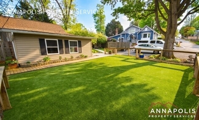 Building Photo - 16 Elm Rd