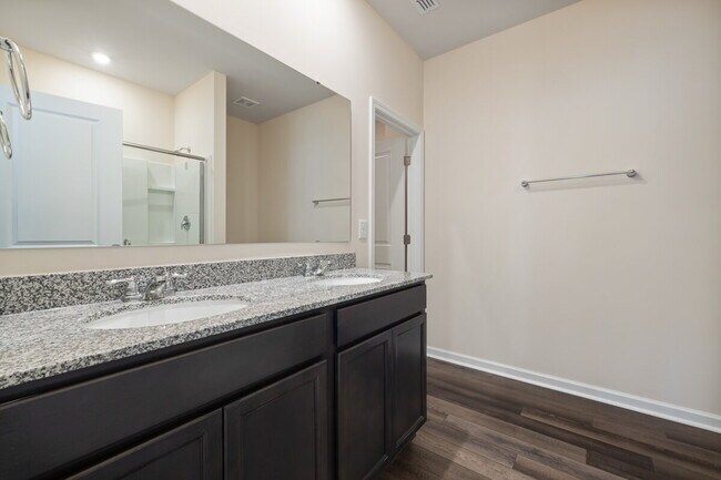 Building Photo - One level ranch house with 4 bedroom in Raleigh